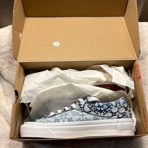 Flowered Vans/nwt